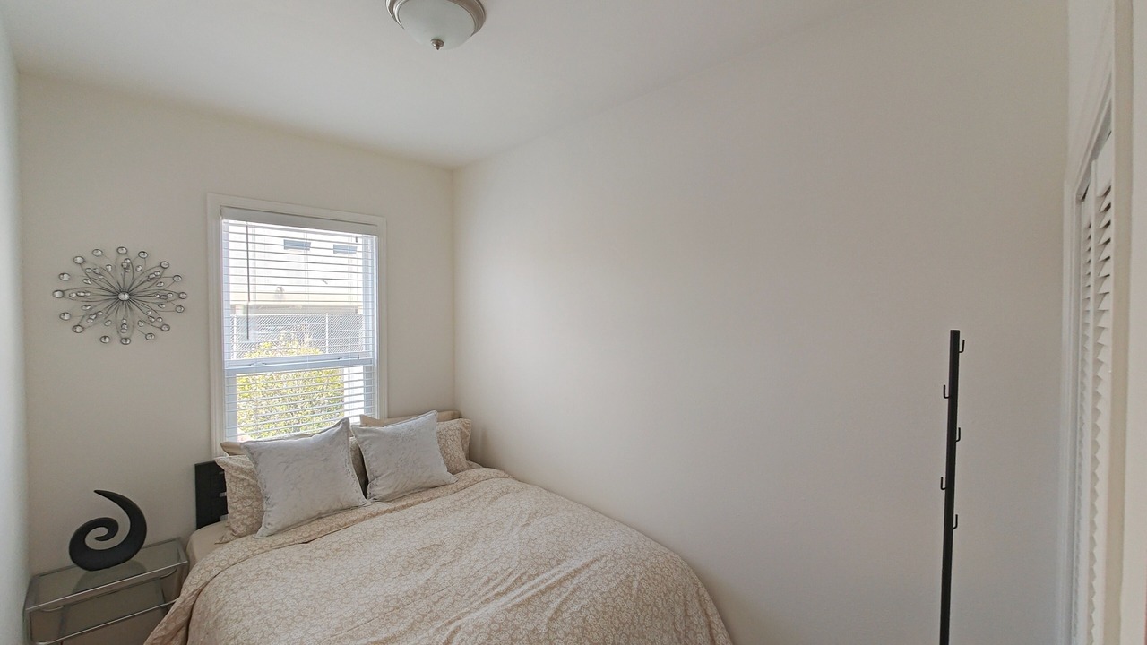 Photo of Bedroom in Daly City