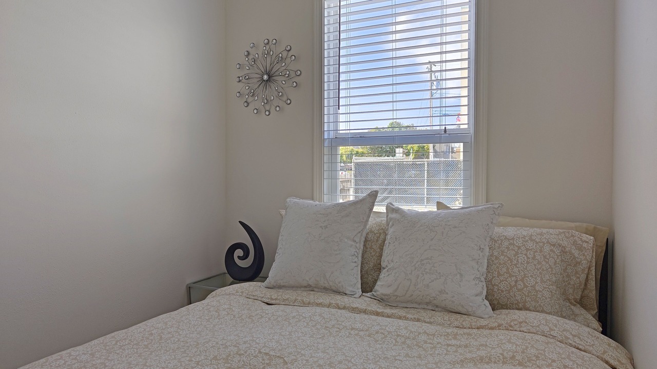 Photo of Bedroom in Daly City