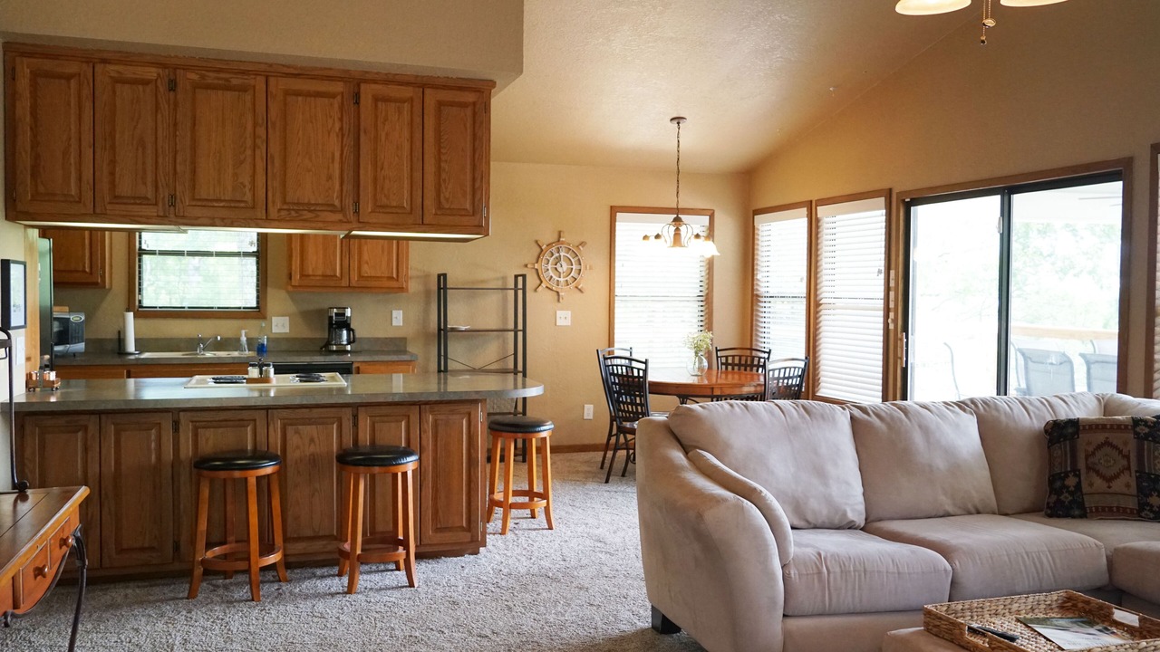 Photo of Livingroom in Evening Shade