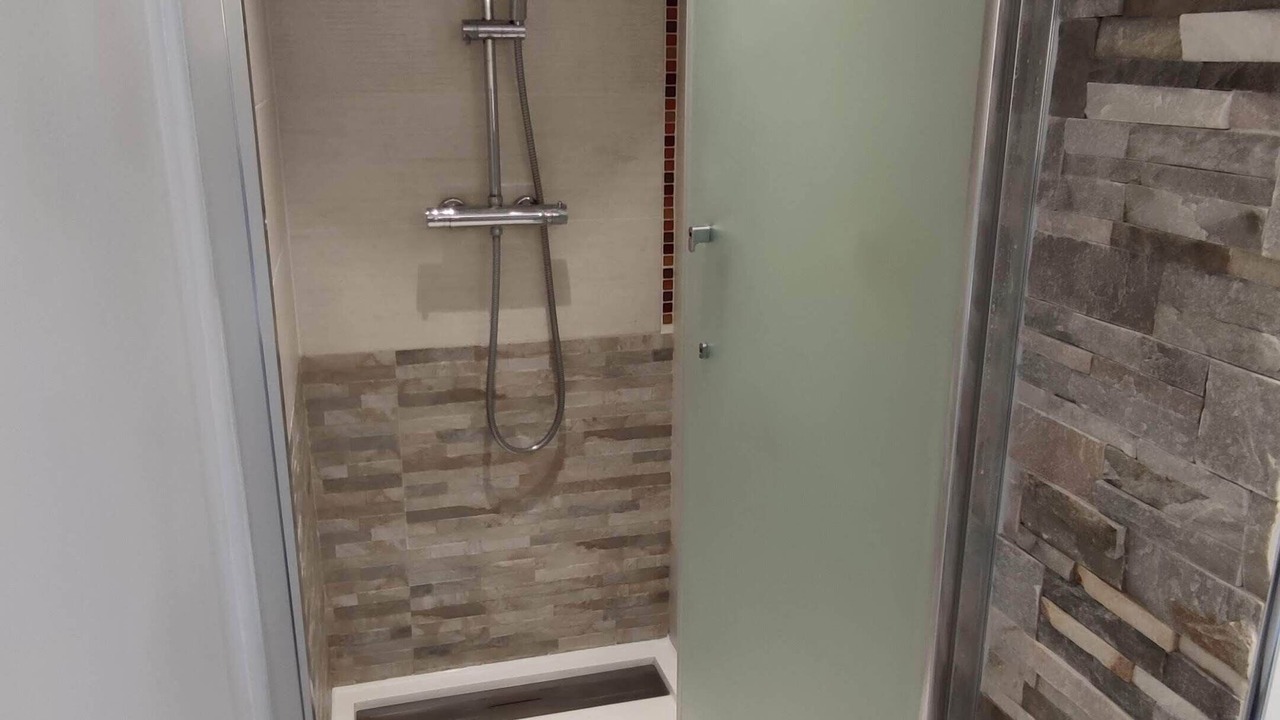 Photo of Bathroom in Ploneour-Lanvern