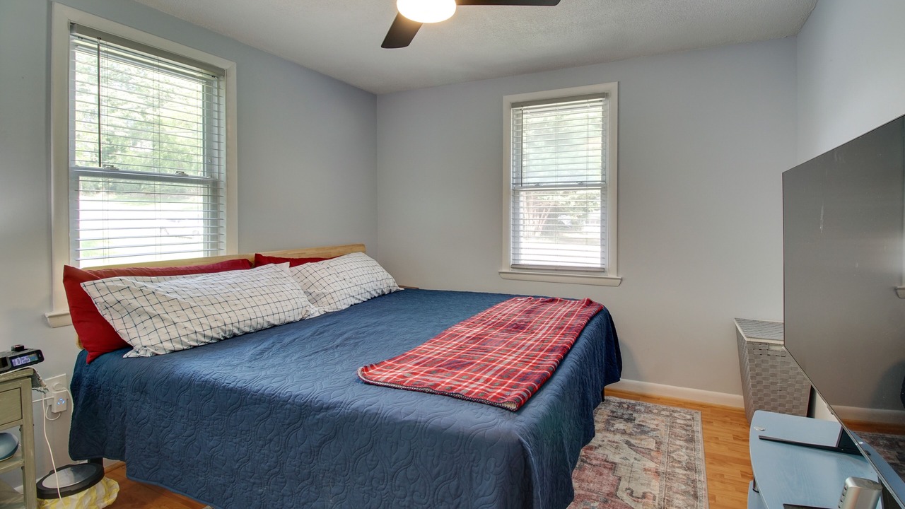 Photo of Bedroom in Calvert Beach-Long Beach