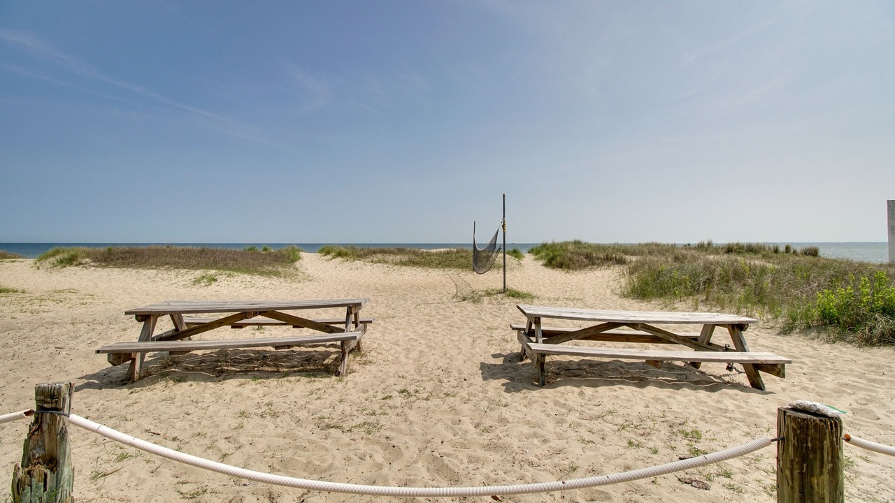 Photo of Others in Calvert Beach-Long Beach