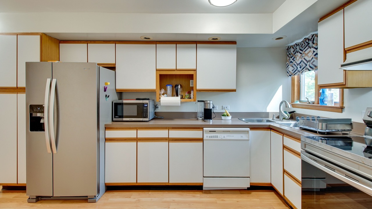 Photo of Kitchen in Calvert Beach-Long Beach