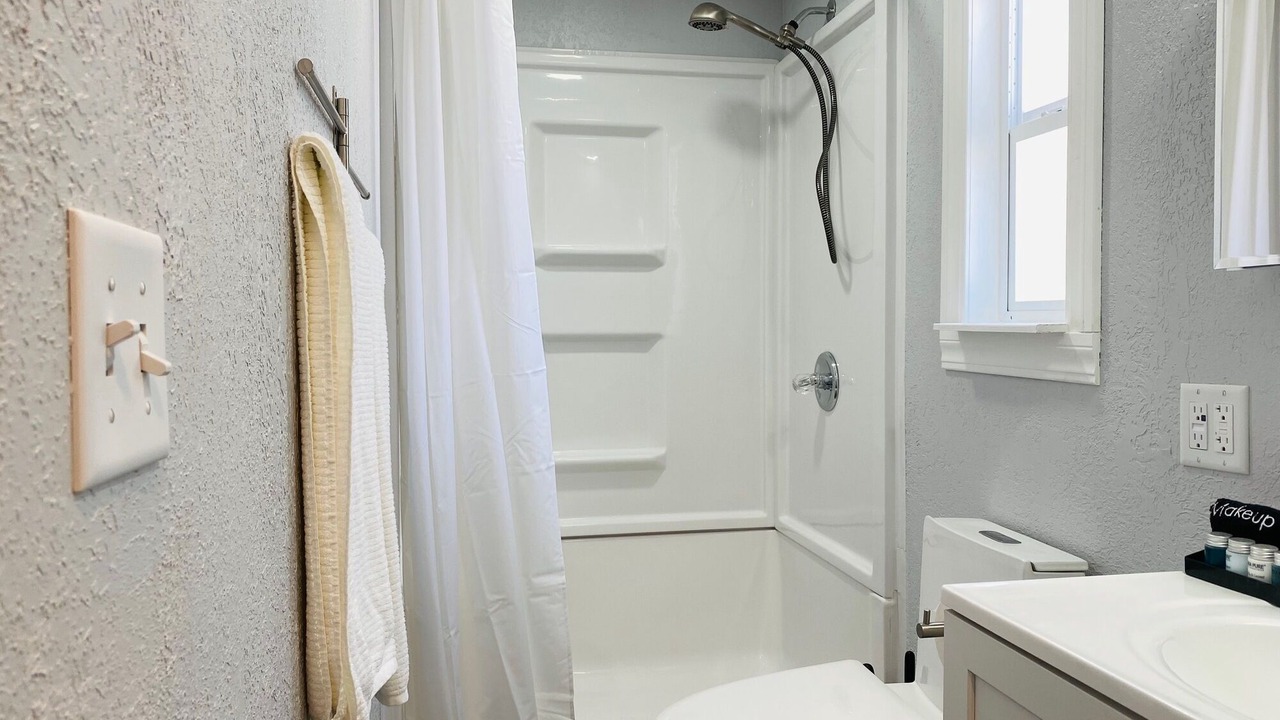 Photo of Bathroom in Glendo