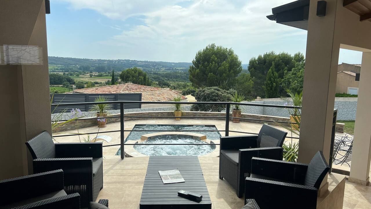 Photo of Patio Balcony in Saint-Hippolyte-de-Montaigu