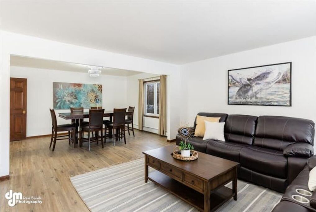Photo of Livingroom in Huffman - O' Malley