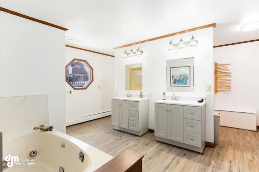Photo of Bathroom in Huffman - O' Malley