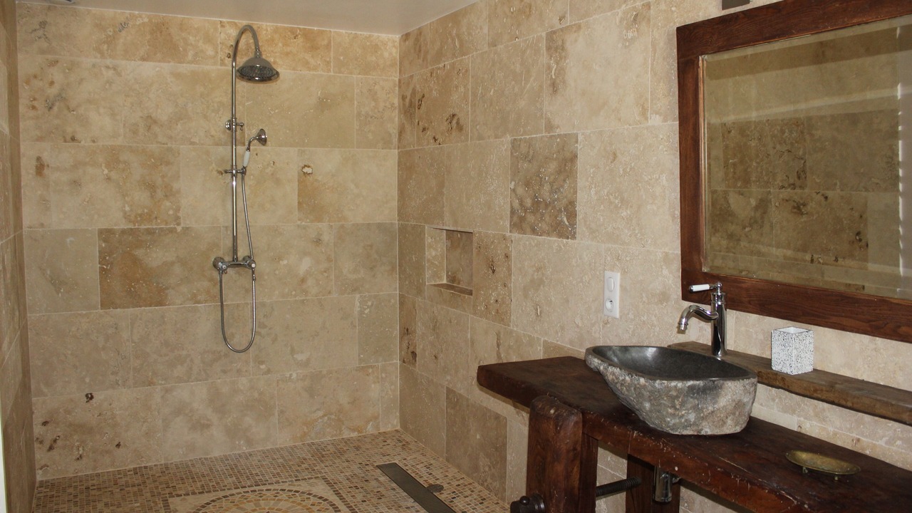 Photo of Bathroom in Pons