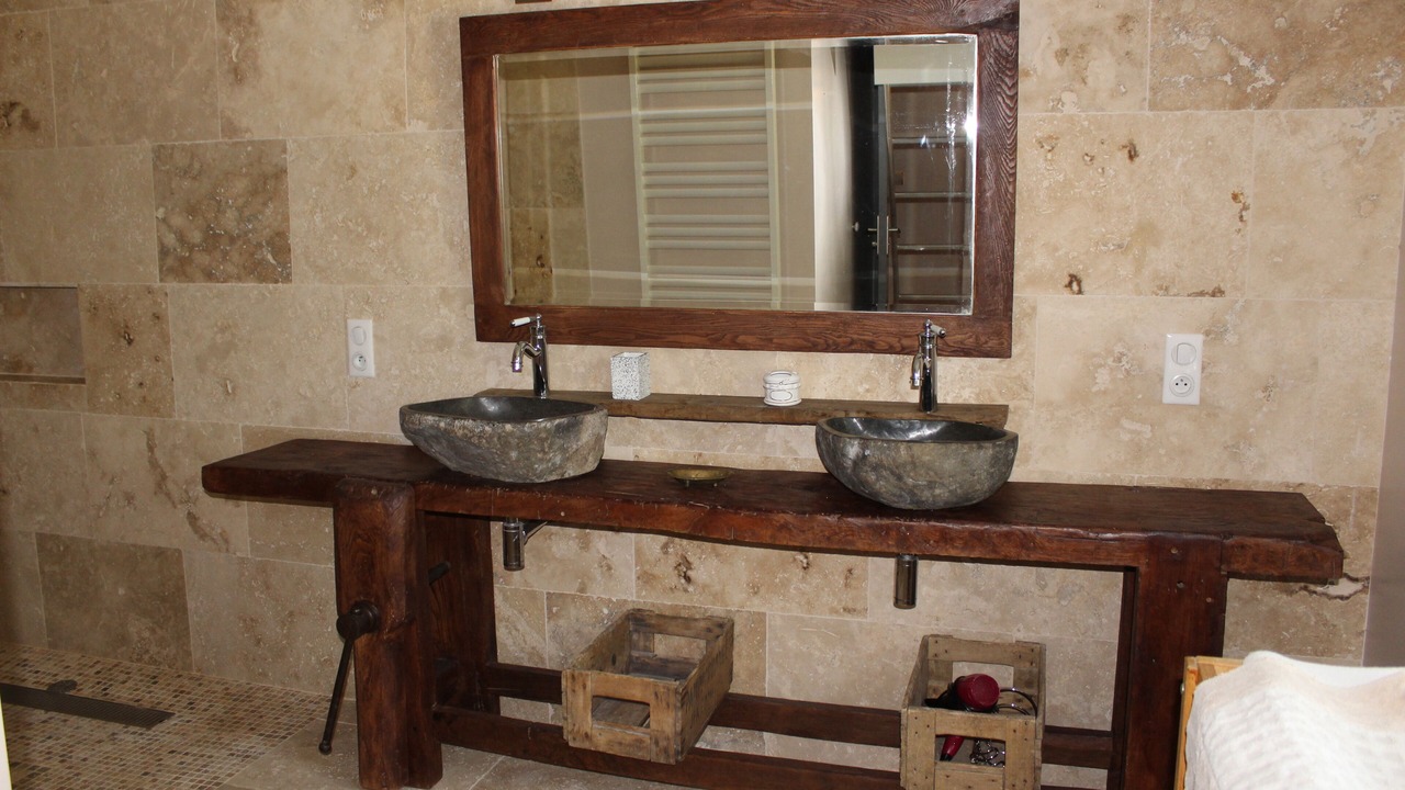 Photo of Bathroom in Pons