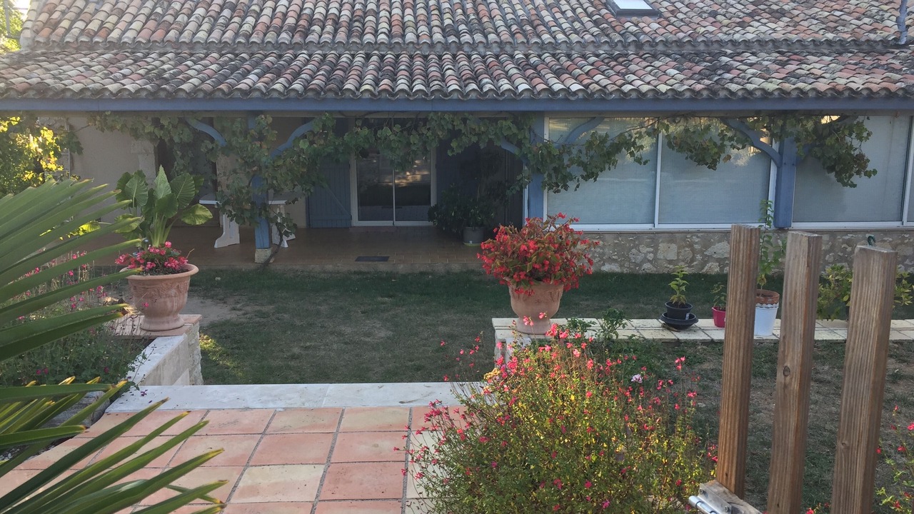Photo of Outdoor in Pons