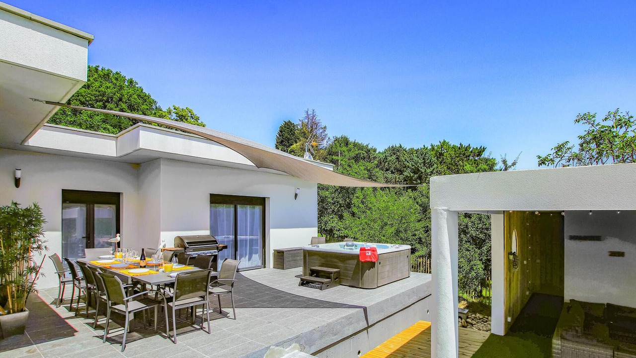 Photo of Others in Montelimar