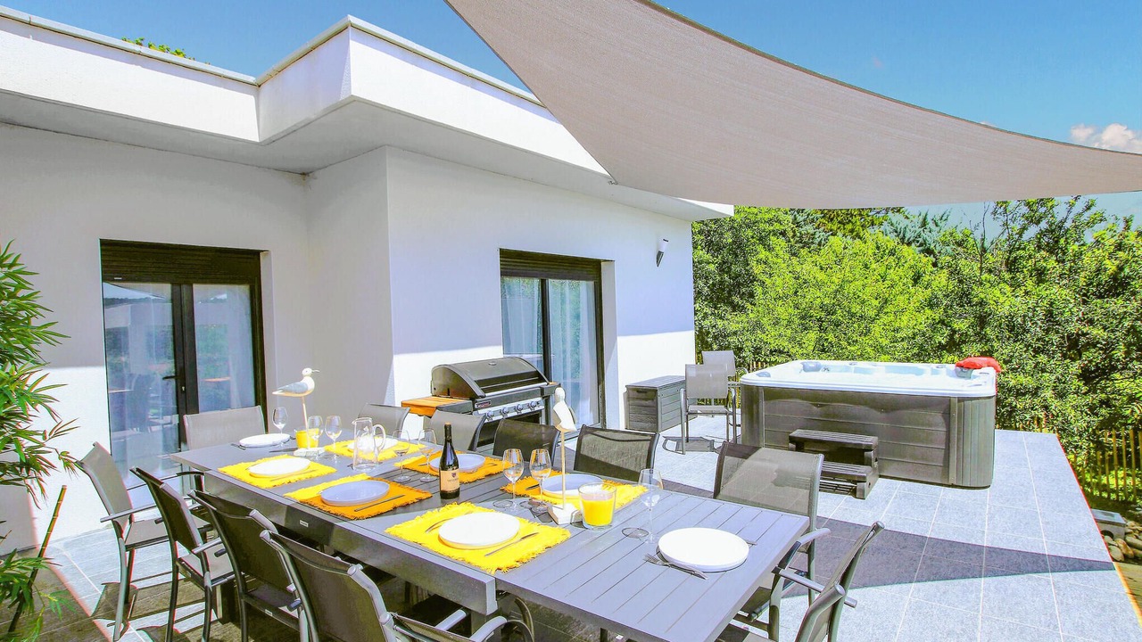 Photo of Outdoor in Montelimar