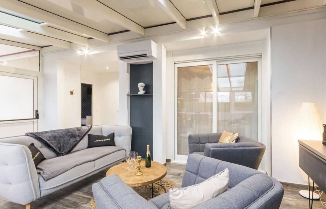 Photo of Livingroom in Saint-Pair