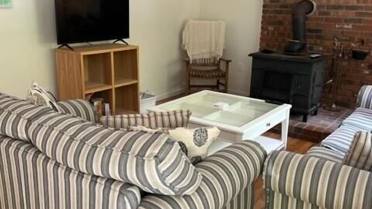 Photo of Livingroom in Meredith