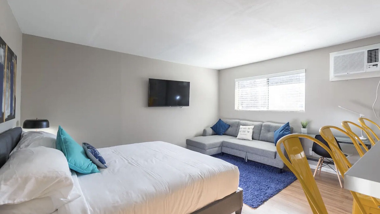 Photo of Bedroom in Neartown