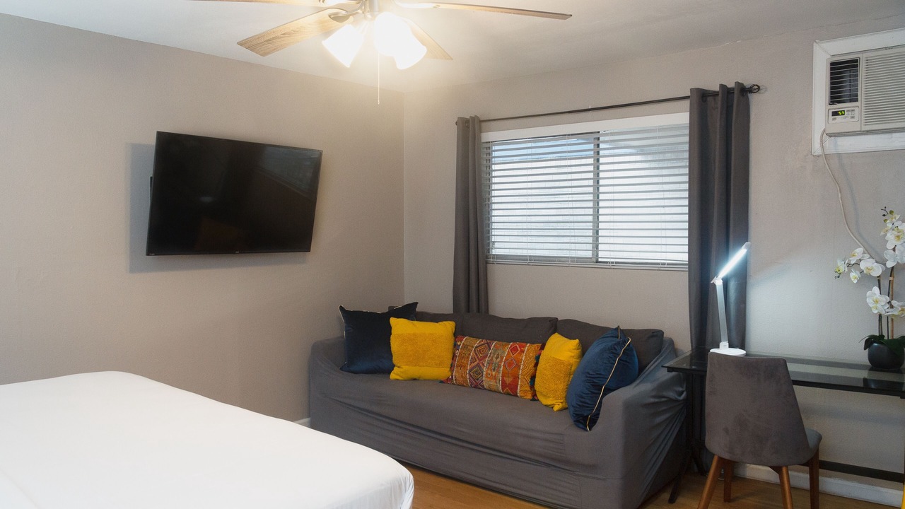 Photo of Bedroom in Neartown
