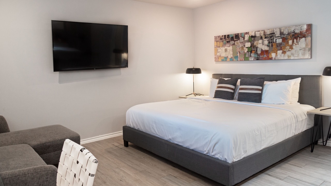 Photo of Bedroom in Neartown