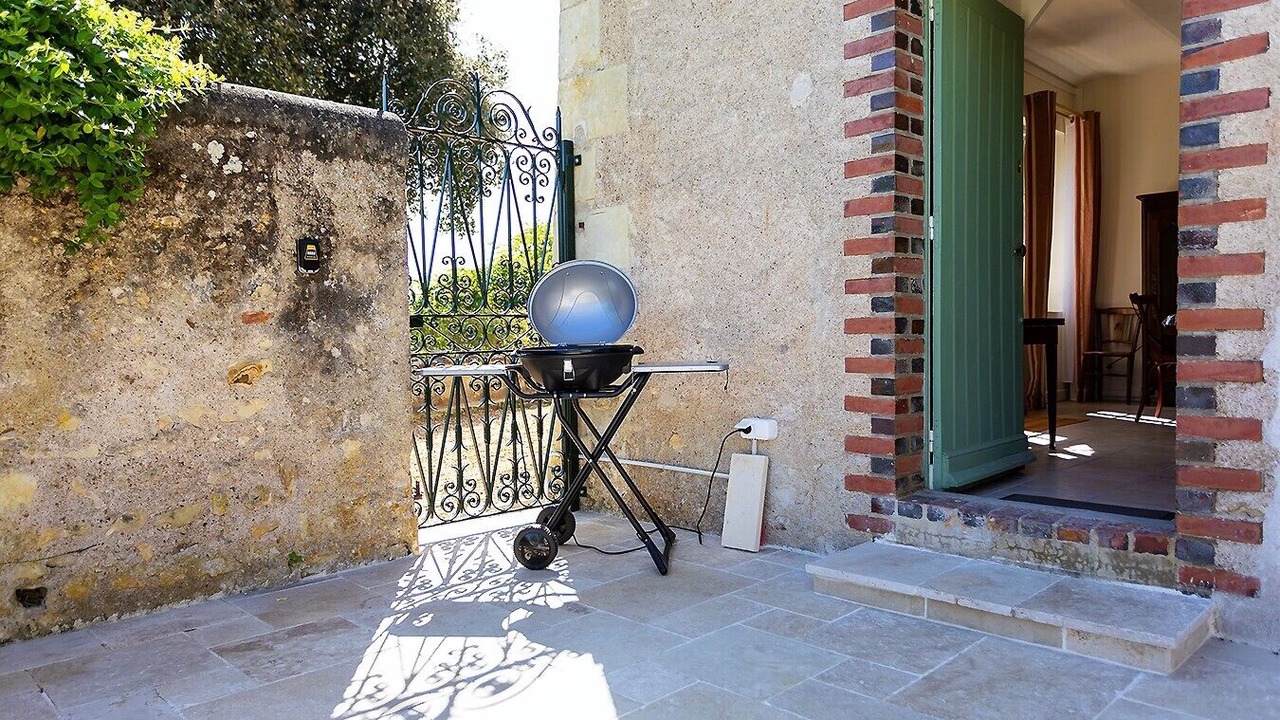 Photo of Patio Balcony in Nazelles-Negron