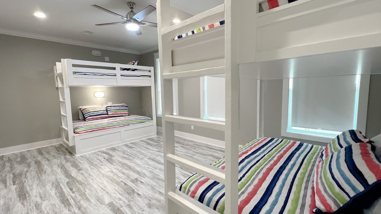 Photo of Bedroom in Crystal Beach