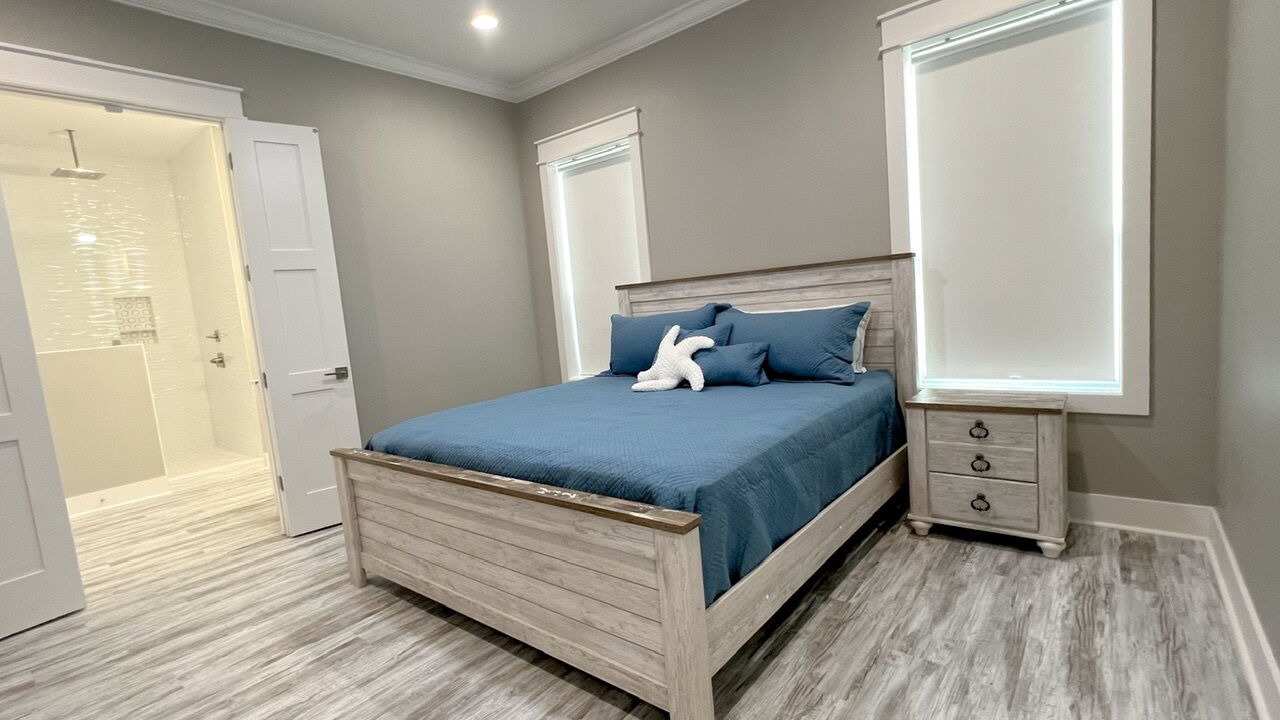 Photo of Bedroom in Crystal Beach