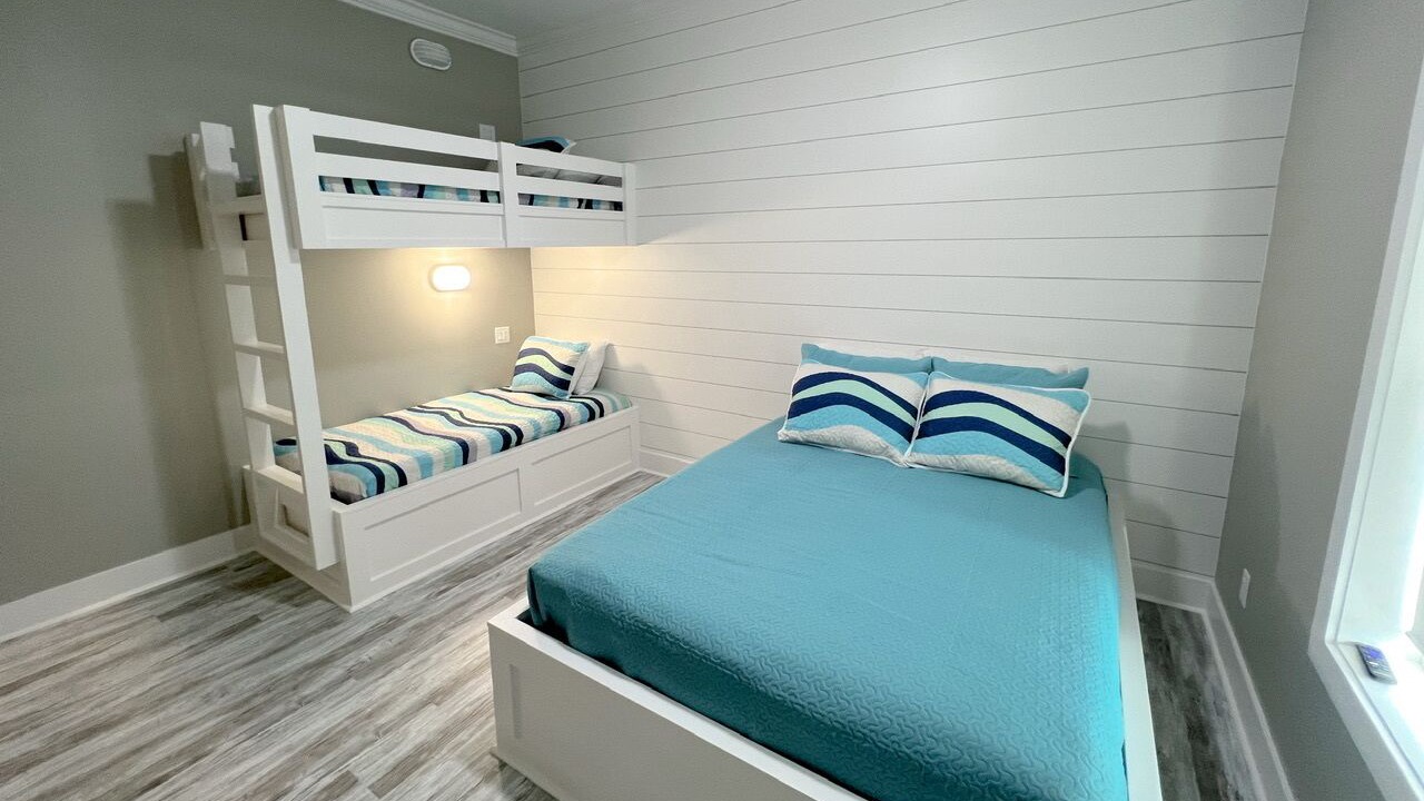 Photo of Bedroom in Crystal Beach