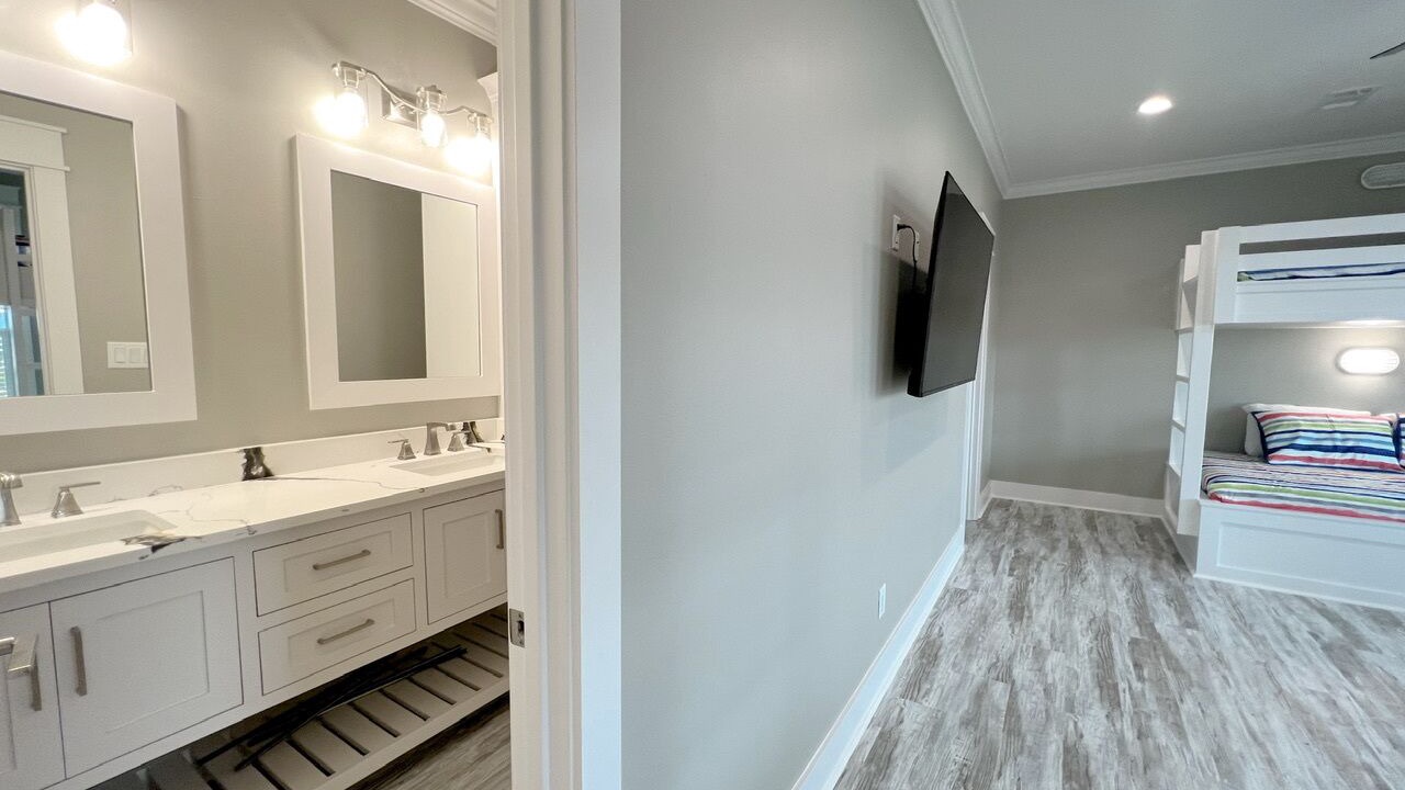 Photo of Bedroom in Crystal Beach