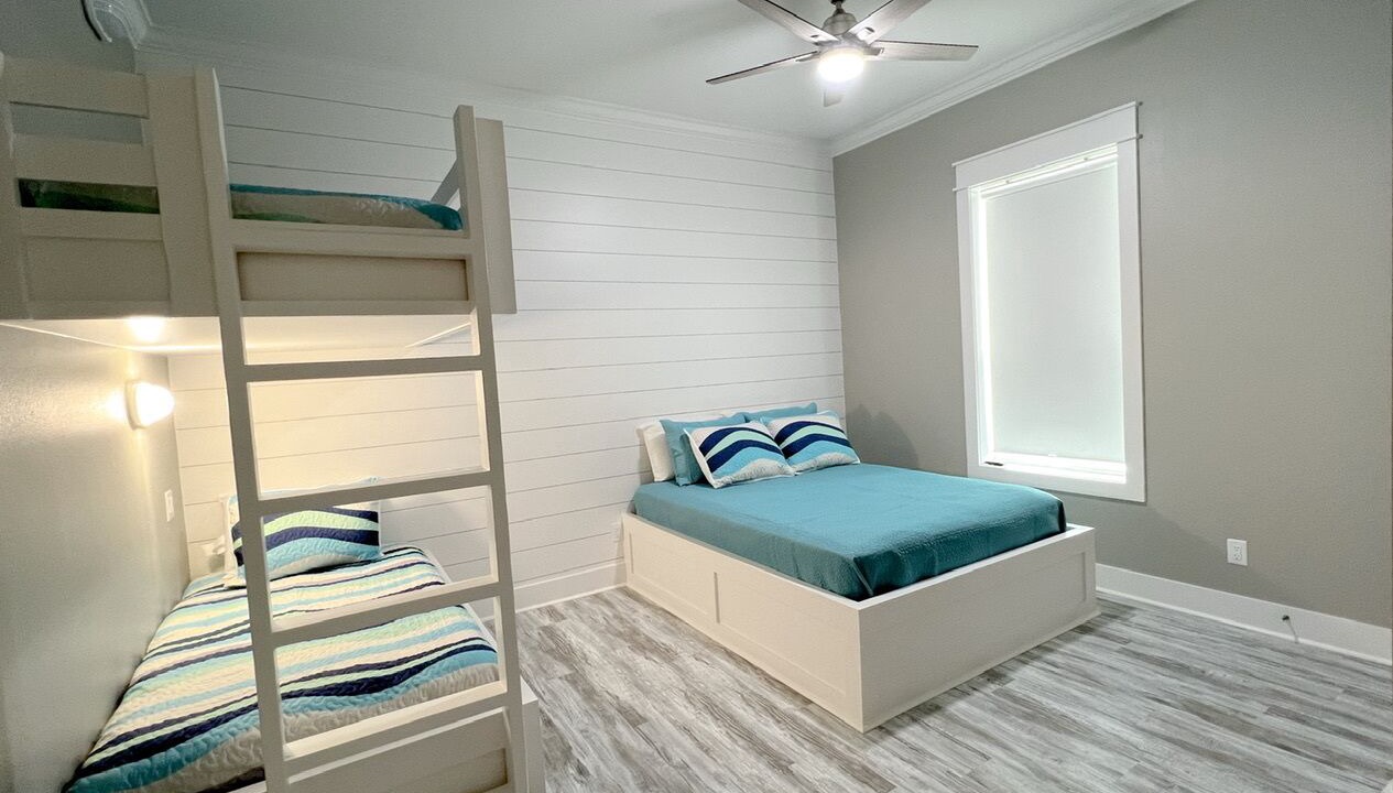 Photo of Bedroom in Crystal Beach