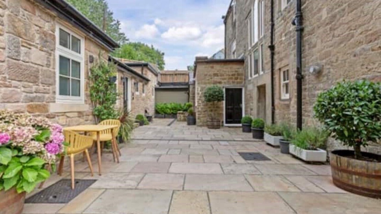 Photo of Outdoor in Holestone Moor