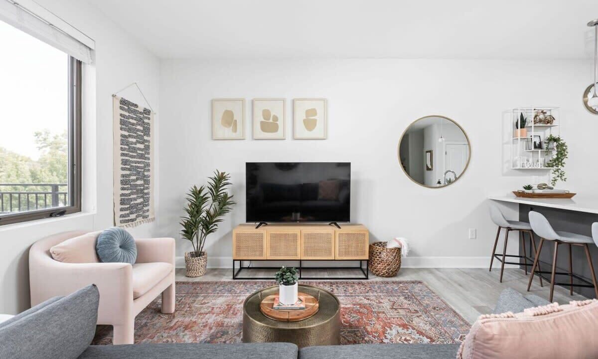Photo of Livingroom in Meridian-Kessler