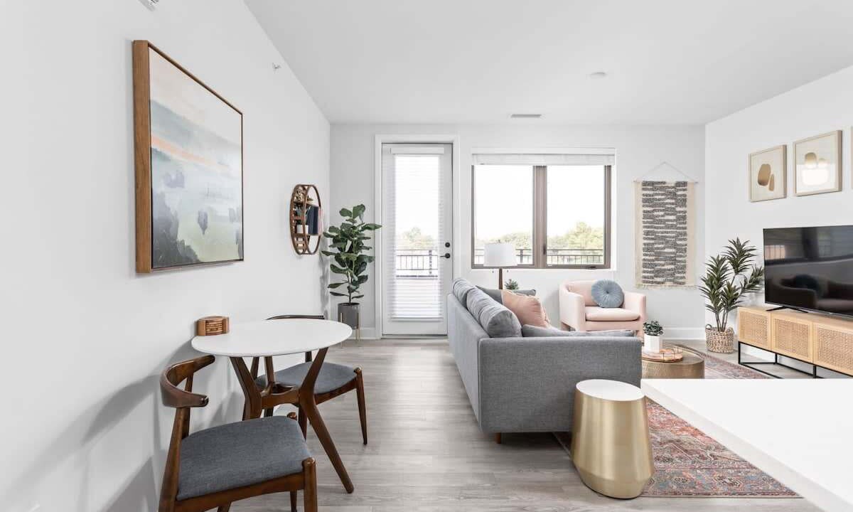 Photo of Livingroom in Meridian-Kessler