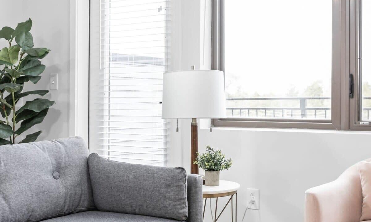 Photo of Livingroom in Meridian-Kessler