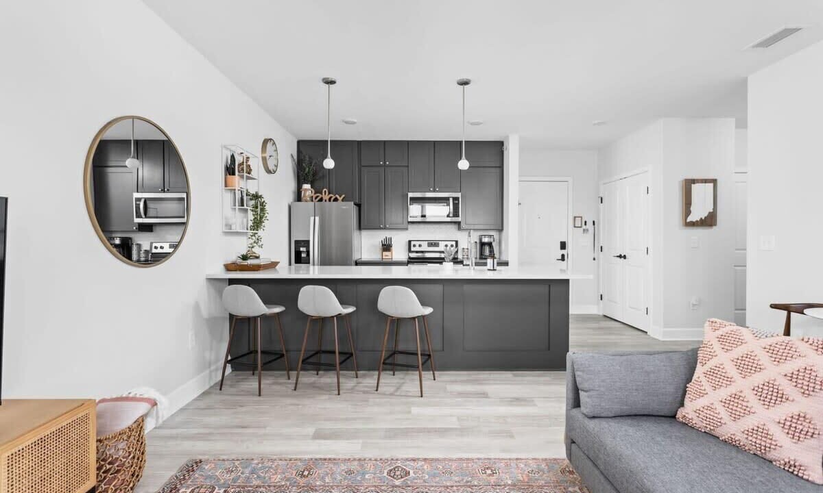 Photo of Livingroom in Meridian-Kessler