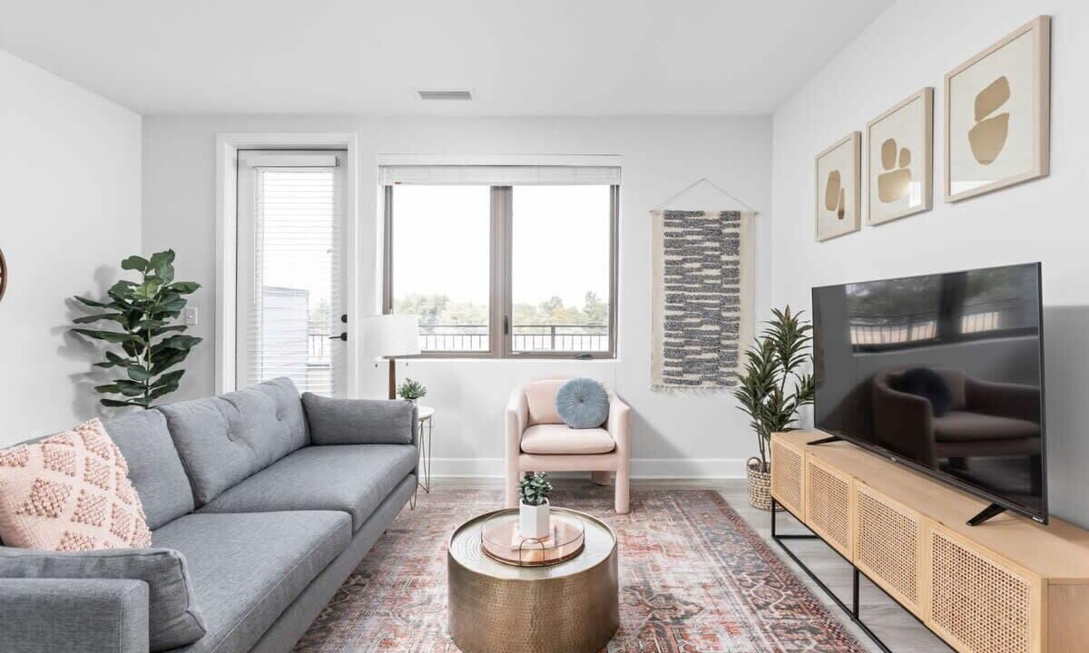 Photo of Livingroom in Meridian-Kessler
