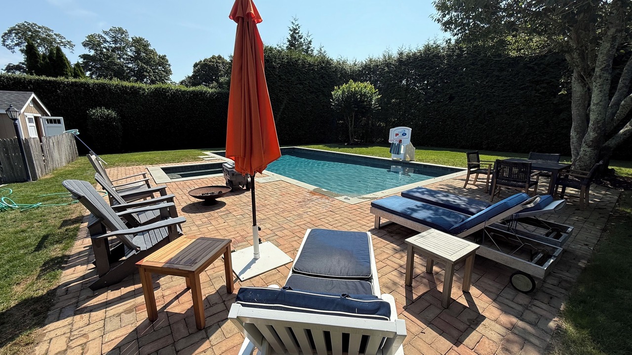 Photo of Outdoor in Village of Southampton