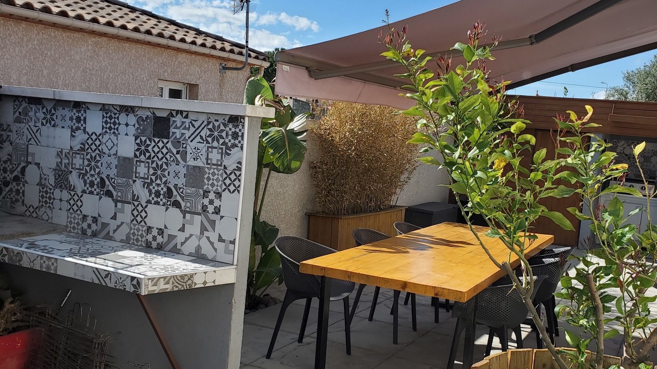 Photo of Outdoor in Pia