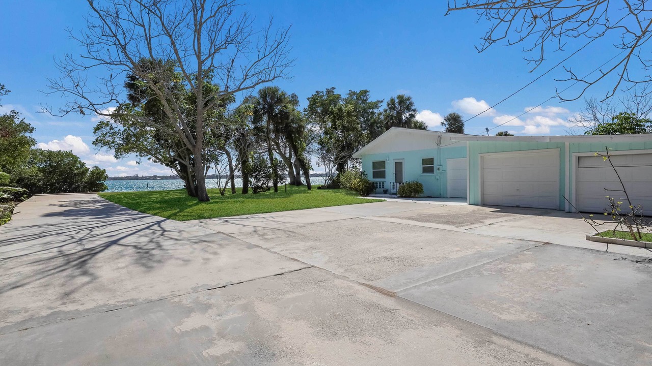 Photo of Others in Palmetto