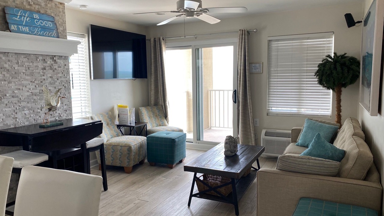 Photo of Livingroom in Northeast Virginia Beach