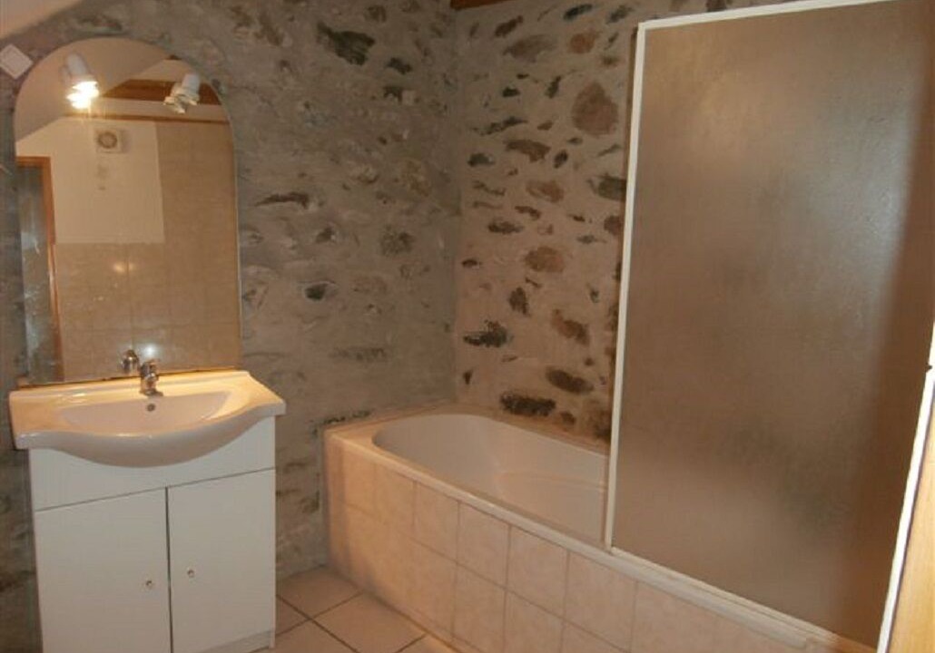 Photo of Bathroom in Latour-de-France