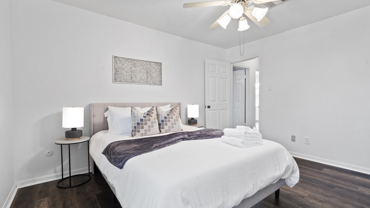 Photo of Bedroom in Clear Lake