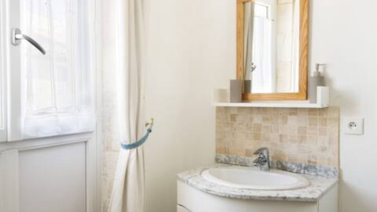 Photo of Bathroom in La Couarde-sur-Mer