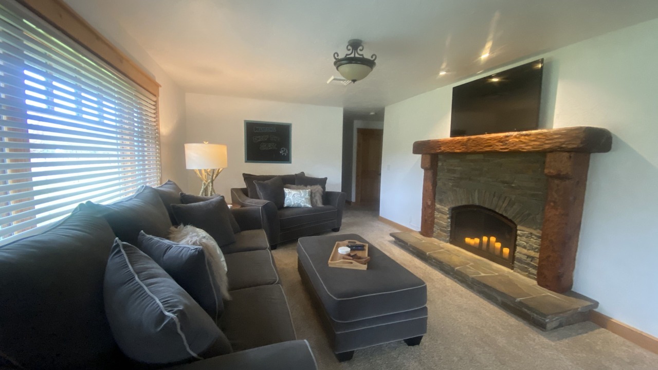 Photo of Livingroom in Roseburg