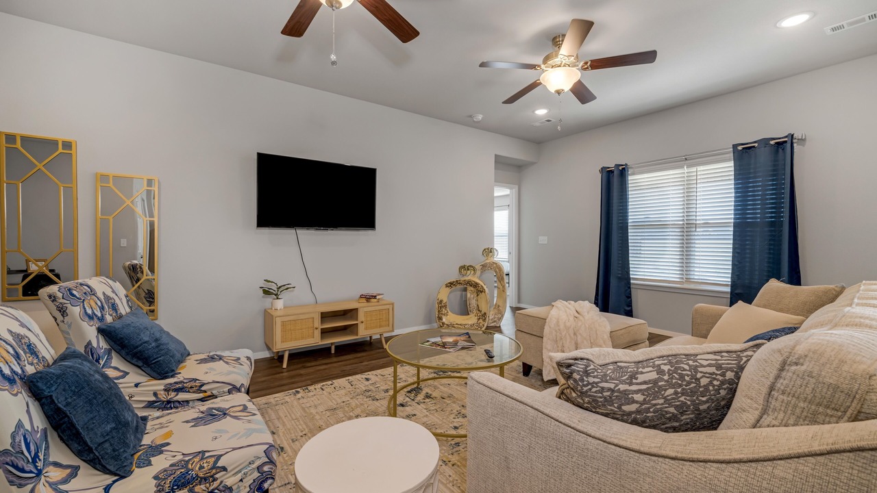 Photo of Livingroom in Lowell