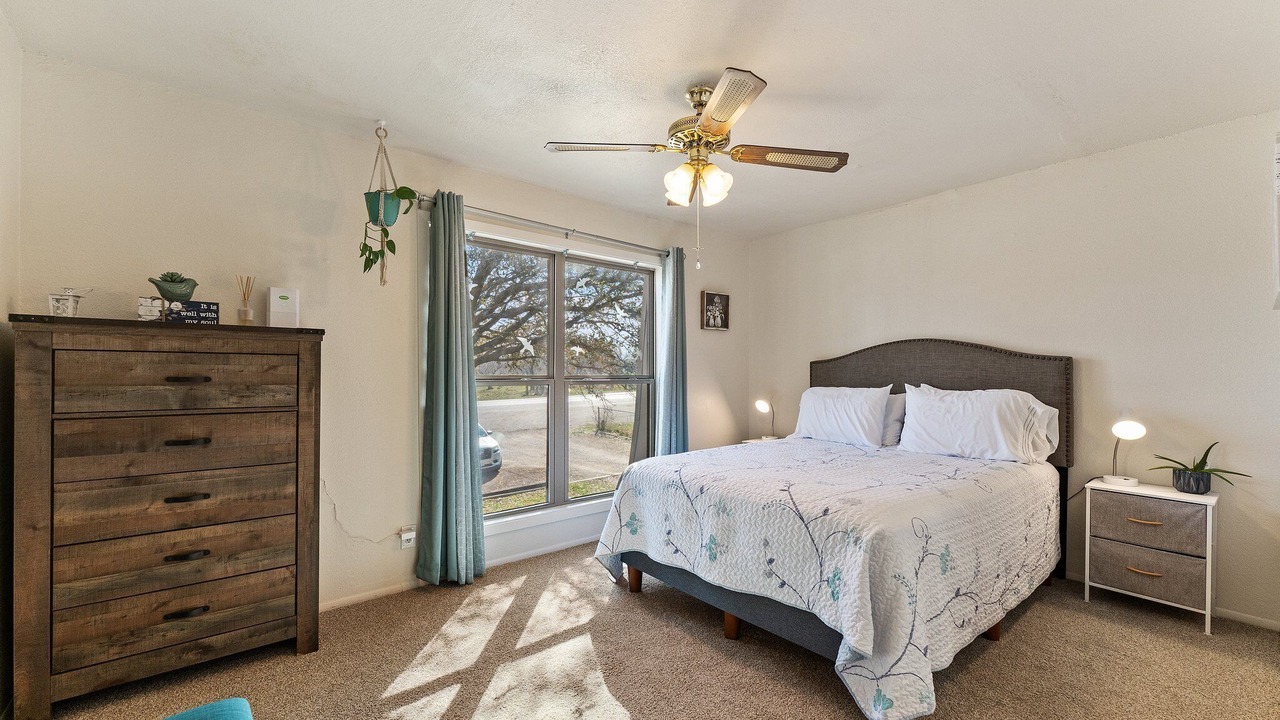 Photo of Bedroom in Lake Brownwood
