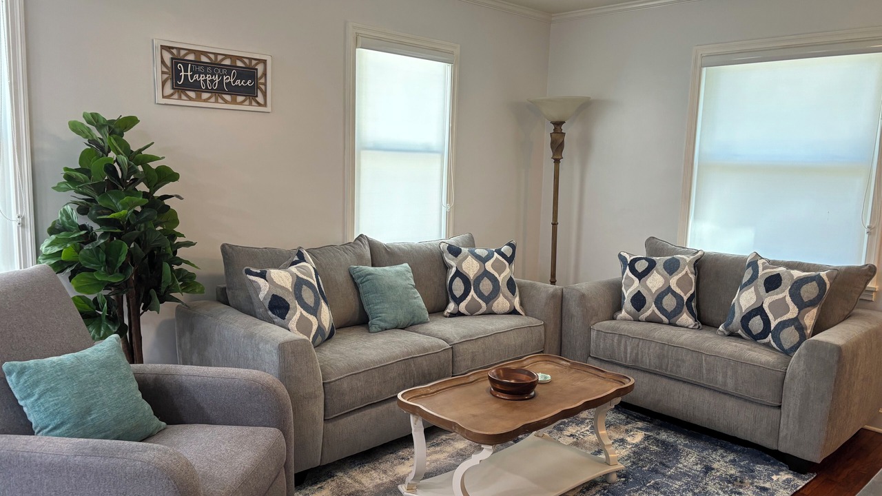 Photo of Livingroom in East Memphis