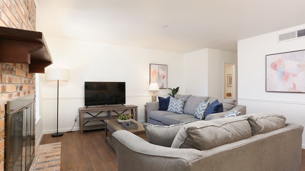 Photo of Livingroom in Leon Valley