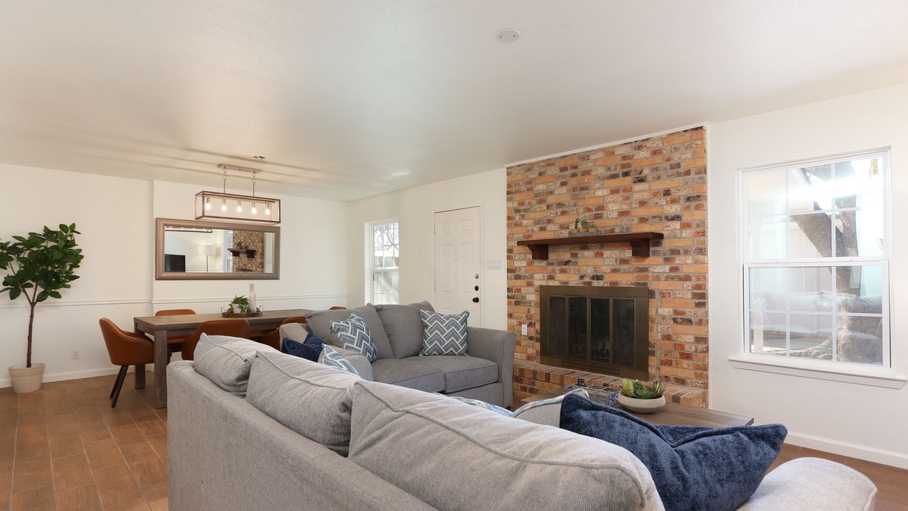 Photo of Livingroom in Leon Valley