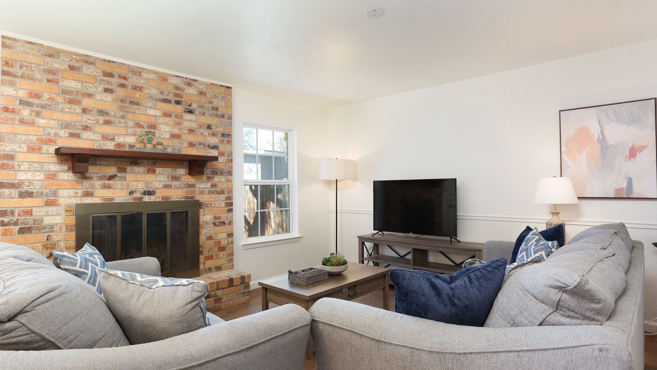 Photo of Livingroom in Leon Valley