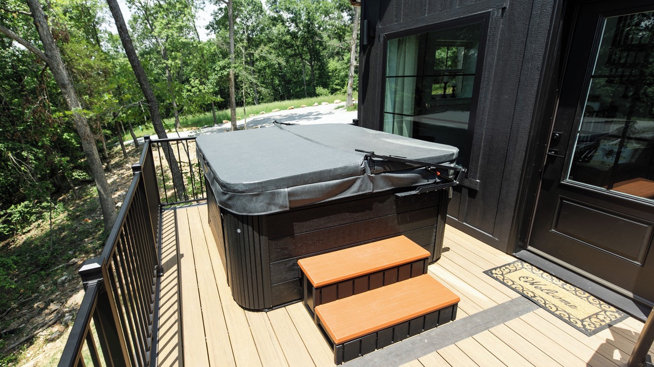 Photo of Patio Balcony in Lake Forest Estates