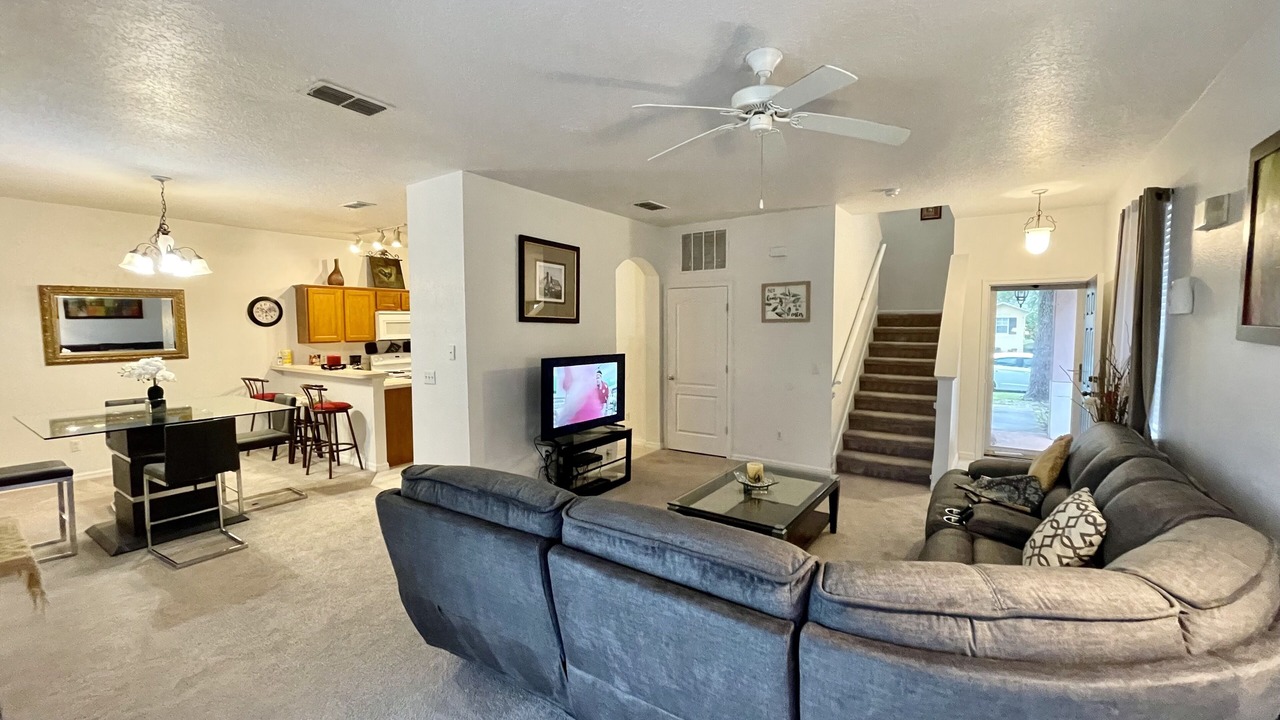 Photo of Livingroom in Sandy Ridge