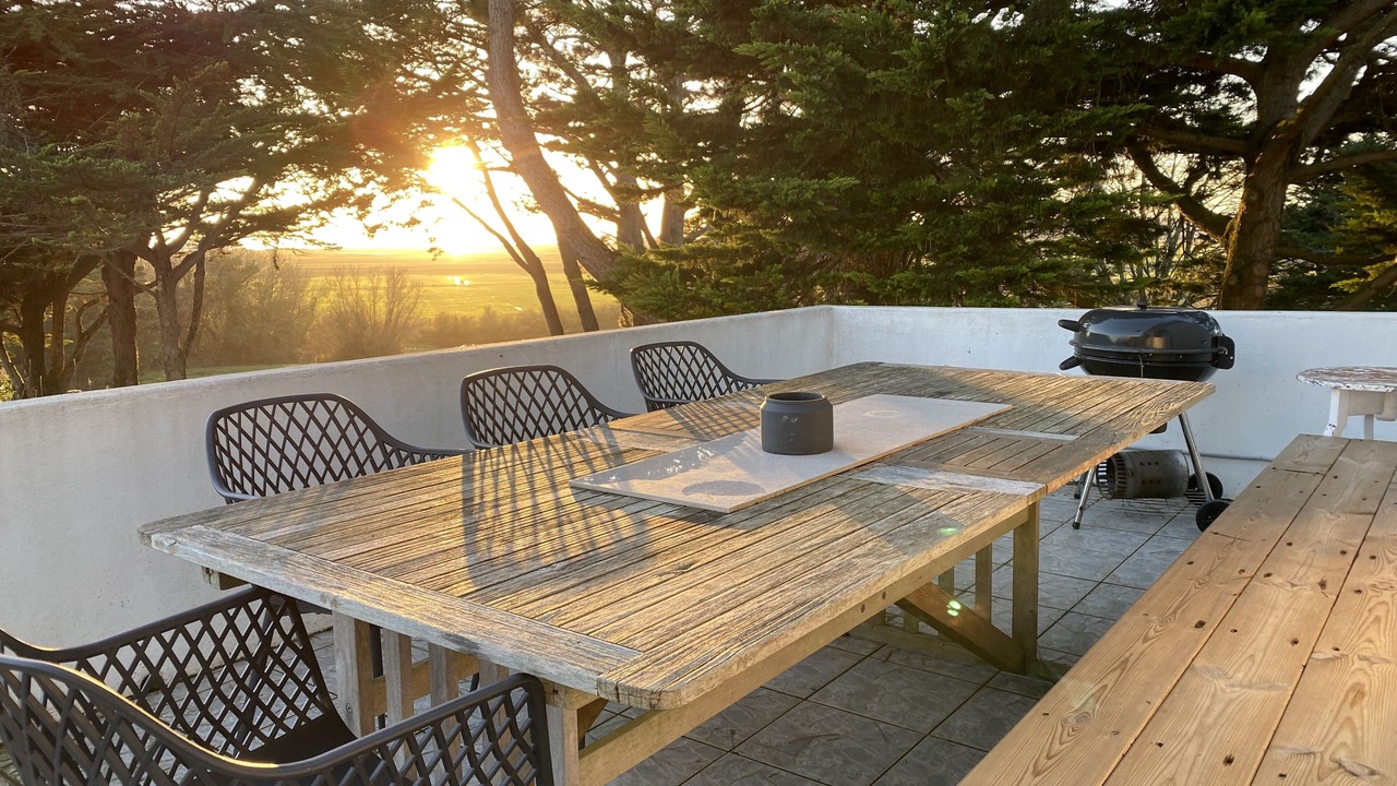 Photo of Outdoor in Billiers